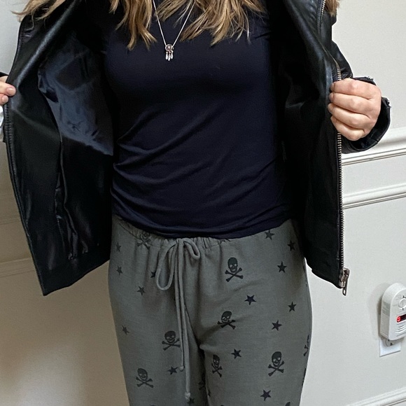 Black leather biker jacket with sheepskin collar - Picture 5 of 8